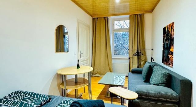 4BR Stay for up to 12 Near to FAC Platz, Book Apartment Vienna Austria, near Floridsdorf