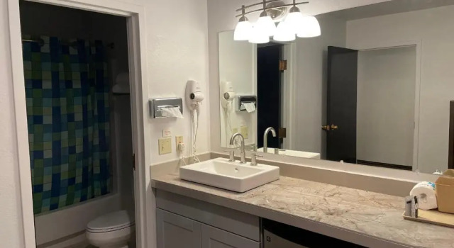 Четырёхместный номер Standard Valley Hi Hotel