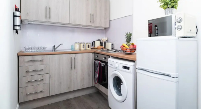 Апартаменты One Bedroom Apartment by Klass Living Serviced Accommodation Rutherglen - Crossroads Apartment With WiFi and Parking