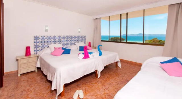Apartment The Shell II, beach views and pool, Book Apartment Alcudia Majorca