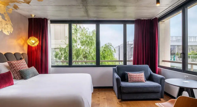 Двухместный семейный номер Standard Renaissance Bordeaux Hotel