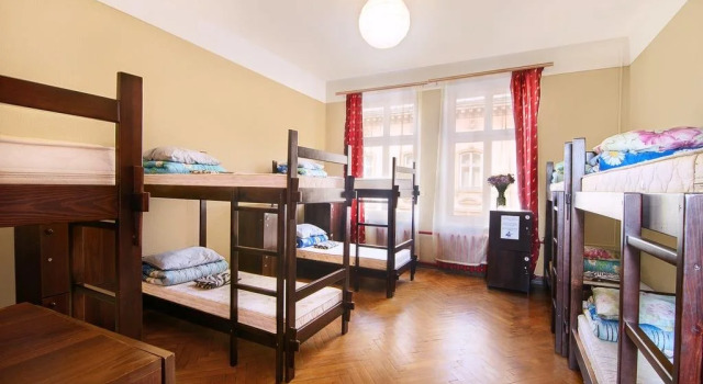 Hollywood Home Hostel, Забронировать Хостел Хостелы Львова, рядом с Дворец Любомирских, Хостел