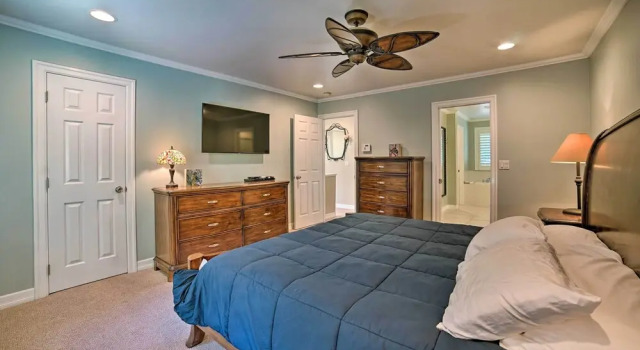 Beautiful Wine Country Home w/ Hot Tub & Lake View, Réserver Maison de vacances Woodinville Washington (state)