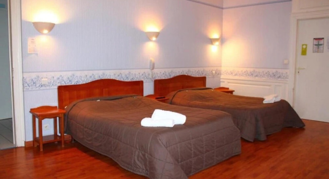 Четырёхместный номер Standard Logis Grand Hôtel De LEurope