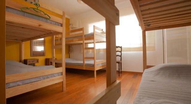 Кровать в общем номере Ericeira Chill Hill Hostel & Private Rooms