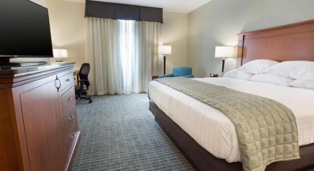 Номер Superior Drury Inn & Suites Grand Rapids