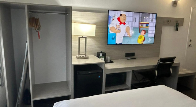 Quality Inn, Book Hotel  