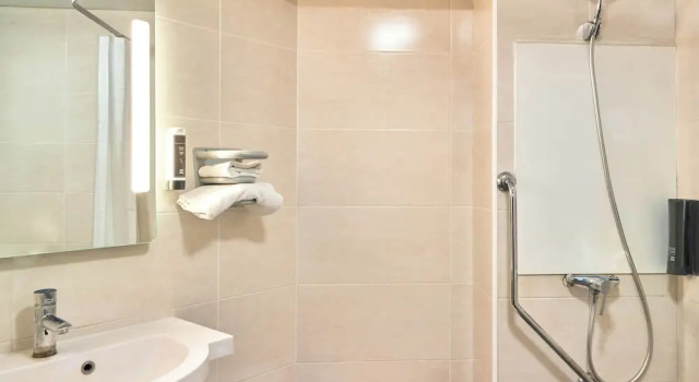 Двухместный номер для людей с ограниченными возможностями B&B HOTEL Paris Porte de la Villette
