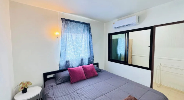 Номер Standard с балконом K.L.Apartment