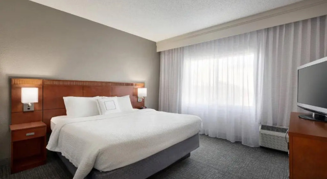 Четырёхместный номер Standard Отель Courtyard by Marriott Fort Myers Cape Coral