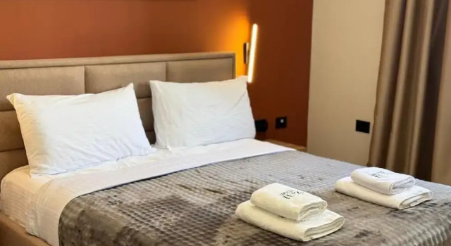 Hotel Tuyo, Забронировать Отель Отели области Тираны с завтраком, Завтраки