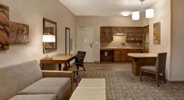 Двухместный люкс Staybridge Suites - Overland Park - Kansas City S by IHG