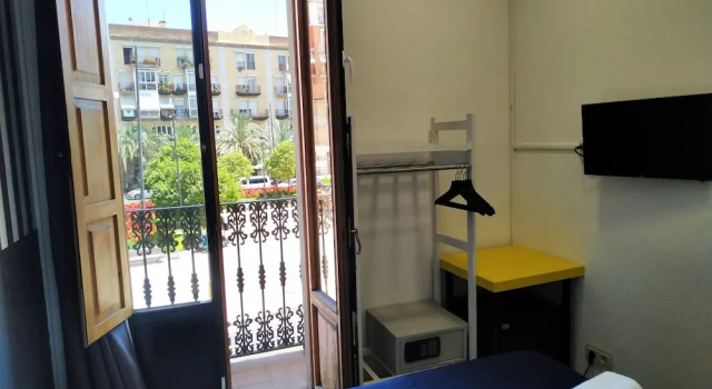 Двухместный номер Economy с видом на город Flats Friends Plaza de la Reina