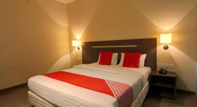 Confident Amoon Resort, Boek Resort Hotels in Bangalore met zwembad, Zwembad