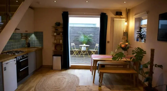 Inviting & Secluded 1BD House w/ Patio - Peckham!, Varaa Huoneisto Asunnot kohteessa Merseyside, Huoneisto