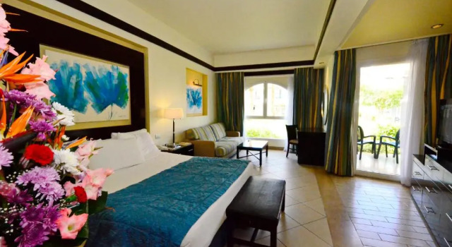 Двухместный номер Superior с видом на сад Reef Oasis Blue Bay Resort & Spa