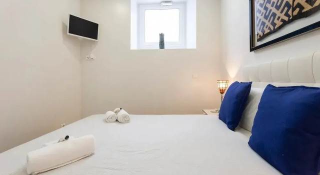 Alfama Spacious 2-Bed Near Feira Da Ladra