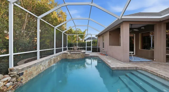 Коттедж Charming 3br Oasis Comfort, Pool & Sunshine 3 Bedroom Home