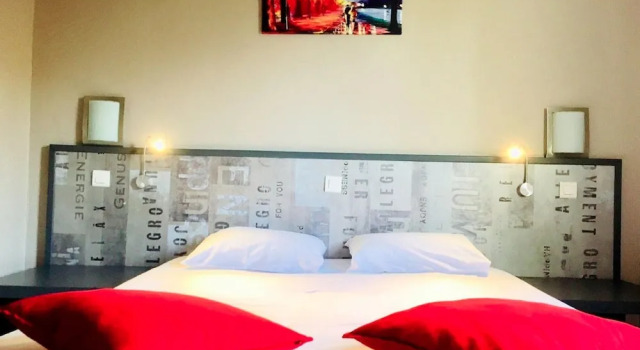 Двухместный номер Standard Logis Hotel de la Thalie