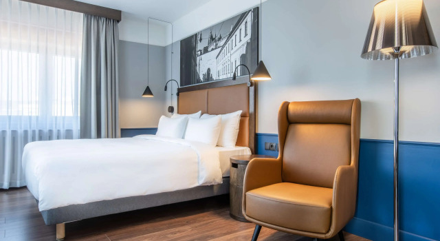 Superior pokoj s balkonem Sheraton Prague Charles Square Hotel