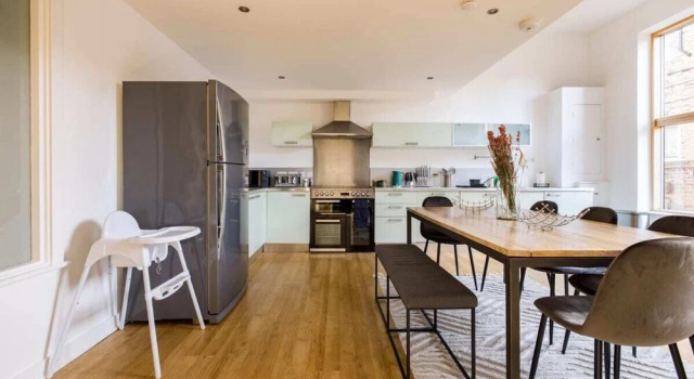 The Clapham - Captivating 2bdr With Garden Parking