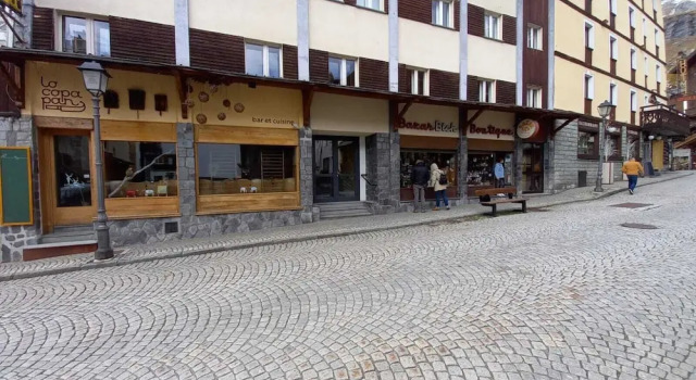 Апартаменты Newly Renovated Apartment in Cervinia's Heart