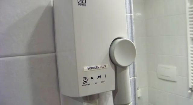 Четырёхместный номер Standard с балконом Hotel Garibaldi