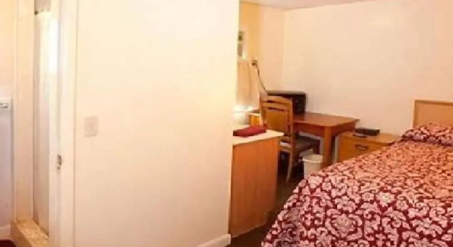 Номер Economy Charlie's Motel