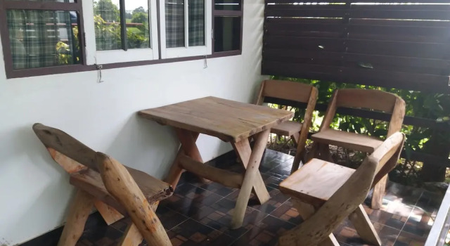 Кровать в общем номере Chortip Resort