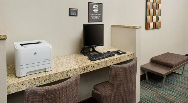 Residence Inn by Marriott Dallas Addison Quorum Drive, Забронировать Отель Отели Эддисон с бассейном, Бассейн