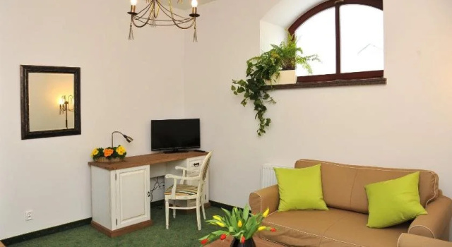 Hotel Sandro Silver