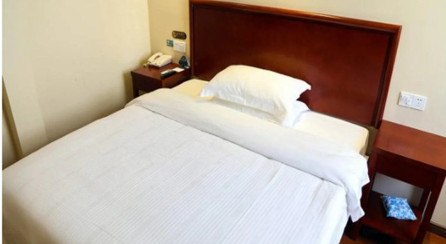 GreenTree Inn JiangSu WuXi BinHu HuiHe Road XiHui Garden Express Hotel, Book Hotel Hoteller i Wuxi med parkering, nær Xihui Park, Parkering