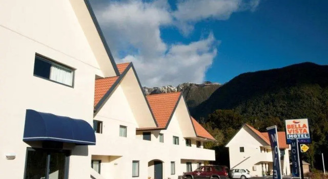Кровать в общем номере Bella Vista Motel Fox Glacier