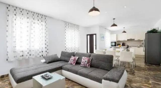 Villa Ivo, Rezerwuj Willa Hotele w Split-Dalmatia County z parkingiem, Parking