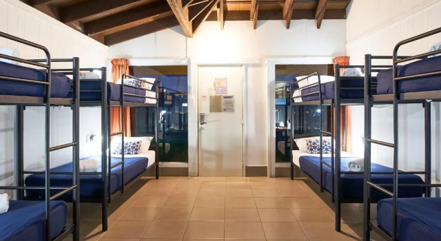 Кровать в общем номере (женский номер) Nomads Airlie Beach