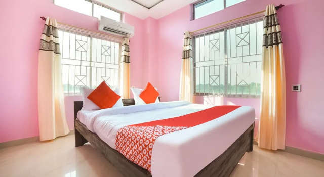 Royal Palace by OYO Rooms