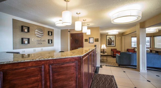 Quality Inn & Suites Boonville - Columbia, Boek Hotel Hotels in Missouri met zwembad, Zwembad
