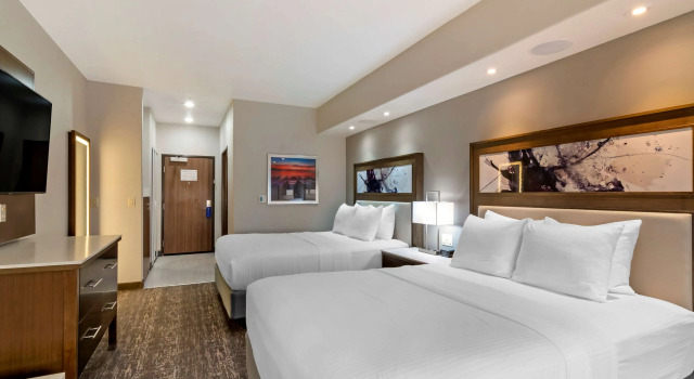 Четырёхместный номер Standard Best Western Premier Liberty Inn & Suites