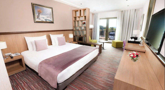 Полулюкс c 1 комнатой с видом на бассейн Hotel Premier Aqua Adults Only - Fruške Terme