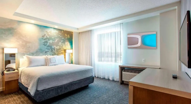 Люкс Courtyard by Marriott Montreal West Island/Baie D’Urfe