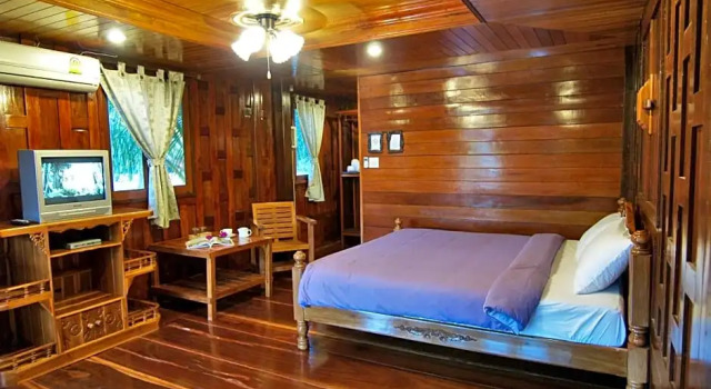 Бунгало Baansuan Amphawan Resort