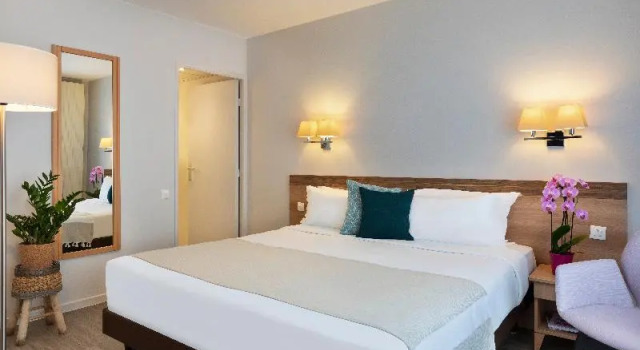 Номер Standard с балконом Residence Inn by Marriott Paris Didot Montparnasse