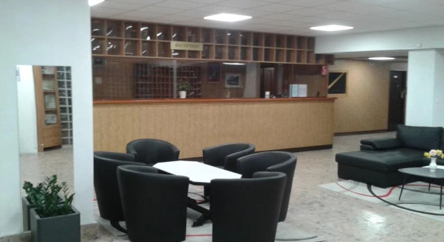 Garni Hotel Akadémia, Rezerwuj Hotel Hotele w Košický kraj z parkingiem, Parking