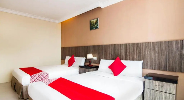 Super OYO 443 Crystal City Hotel, Rezerwuj Hotel Hotele w Kuantan z parkingiem, Parking