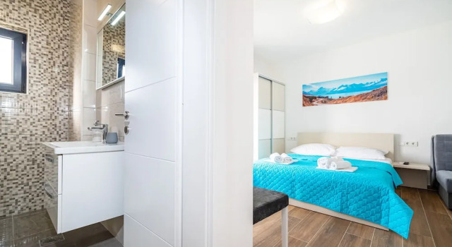 Студия с балконом и с видом на сад Deluxe Villa Laura With Pool Studio 1b