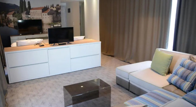 Полулюкс Hotel Nar