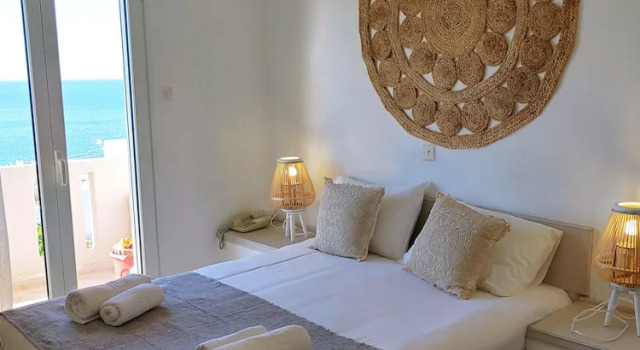 Четырёхместный семейный номер Standard с балконом Achlia Hotel