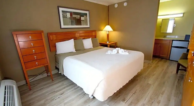Двухместный номер Standard с видом на закат Crusader Oceanfront Resort