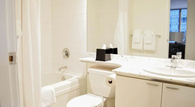 Vancouver Extended Stay, Забронировать Отель Отели Ванкувера с парковкой, рядом с Yaletown Roundhouse Skytrain Station, Парковка