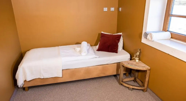 Standard Dreier Zimmer Botel Marina